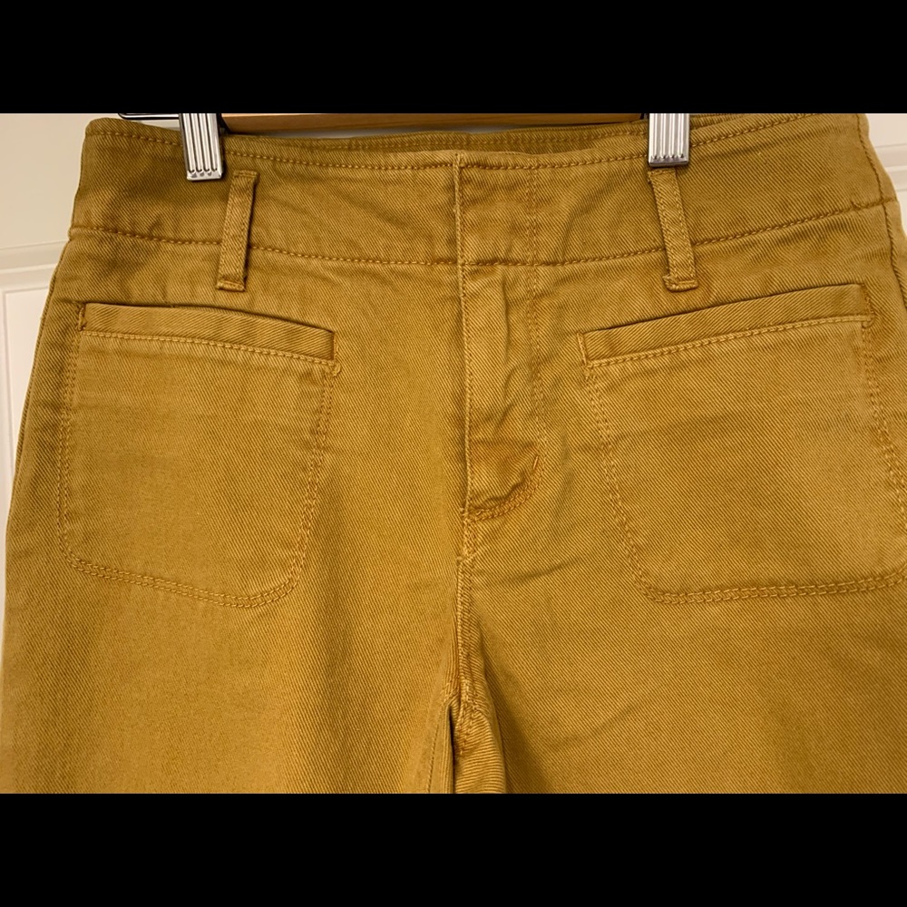 Super cute and new pants, mustard color!!!